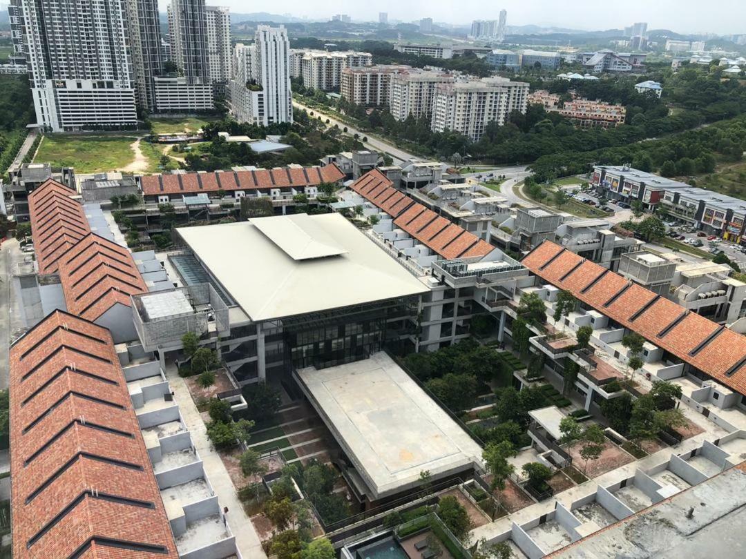 Tamarind Suites By Subhome Cyberjaya Exterior foto